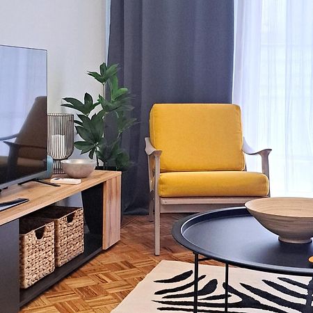 Stylish City Center Apartment Széresz Kültér fotó