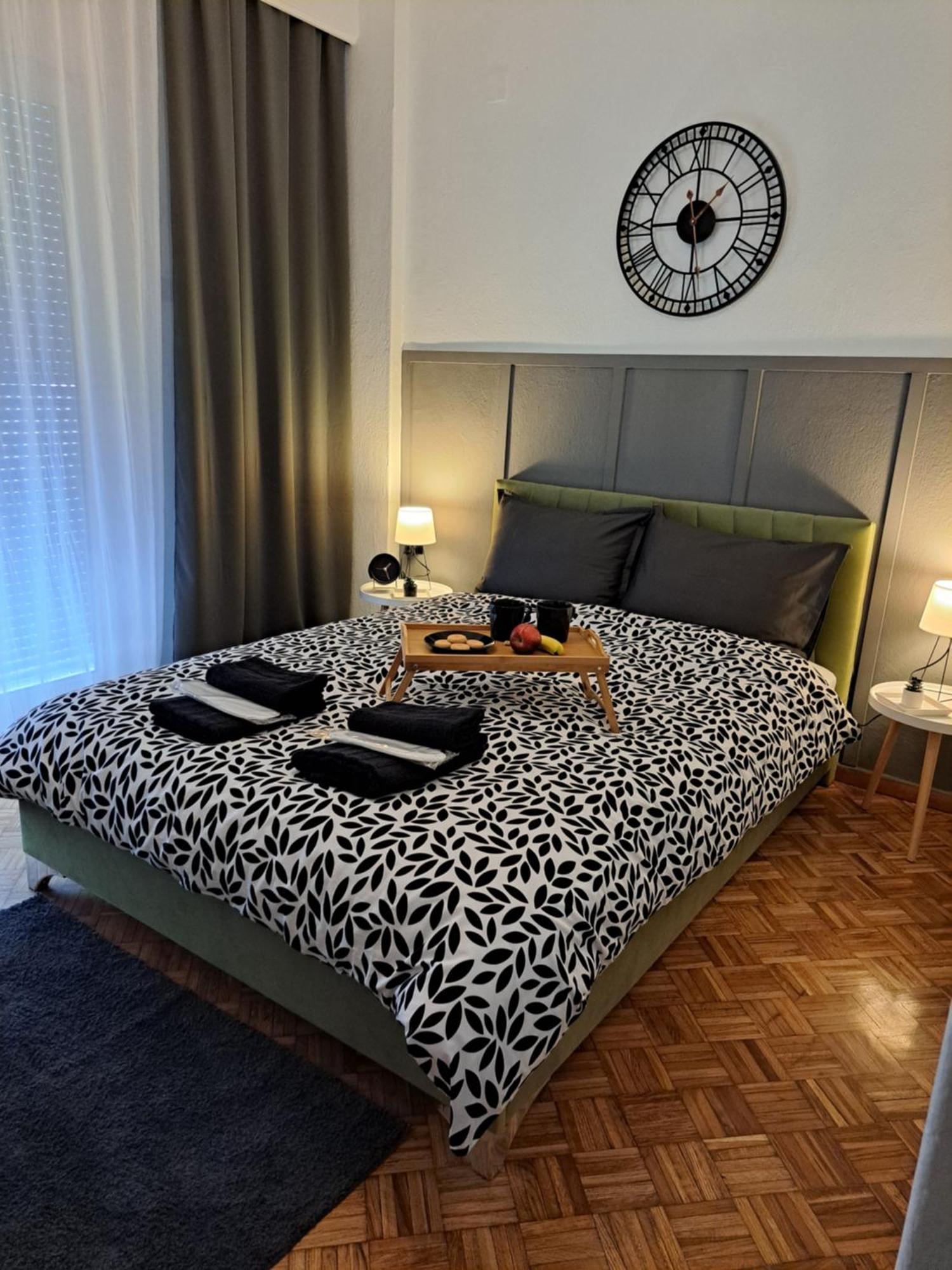 Stylish City Center Apartment Széresz Kültér fotó
