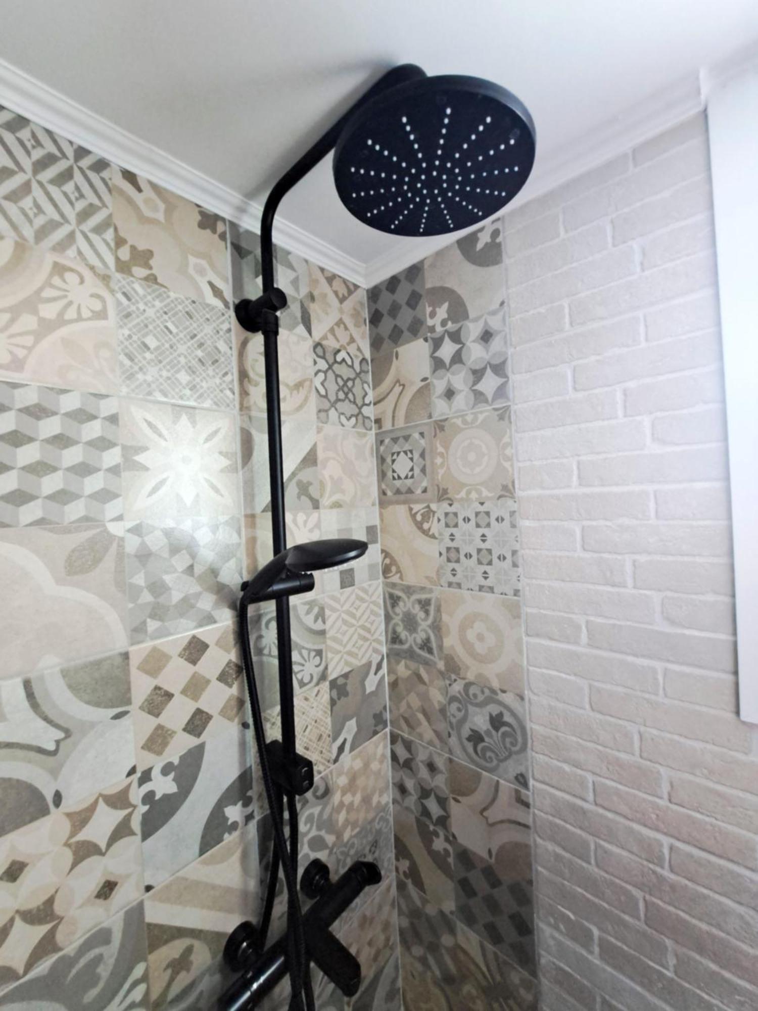 Stylish City Center Apartment Széresz Kültér fotó