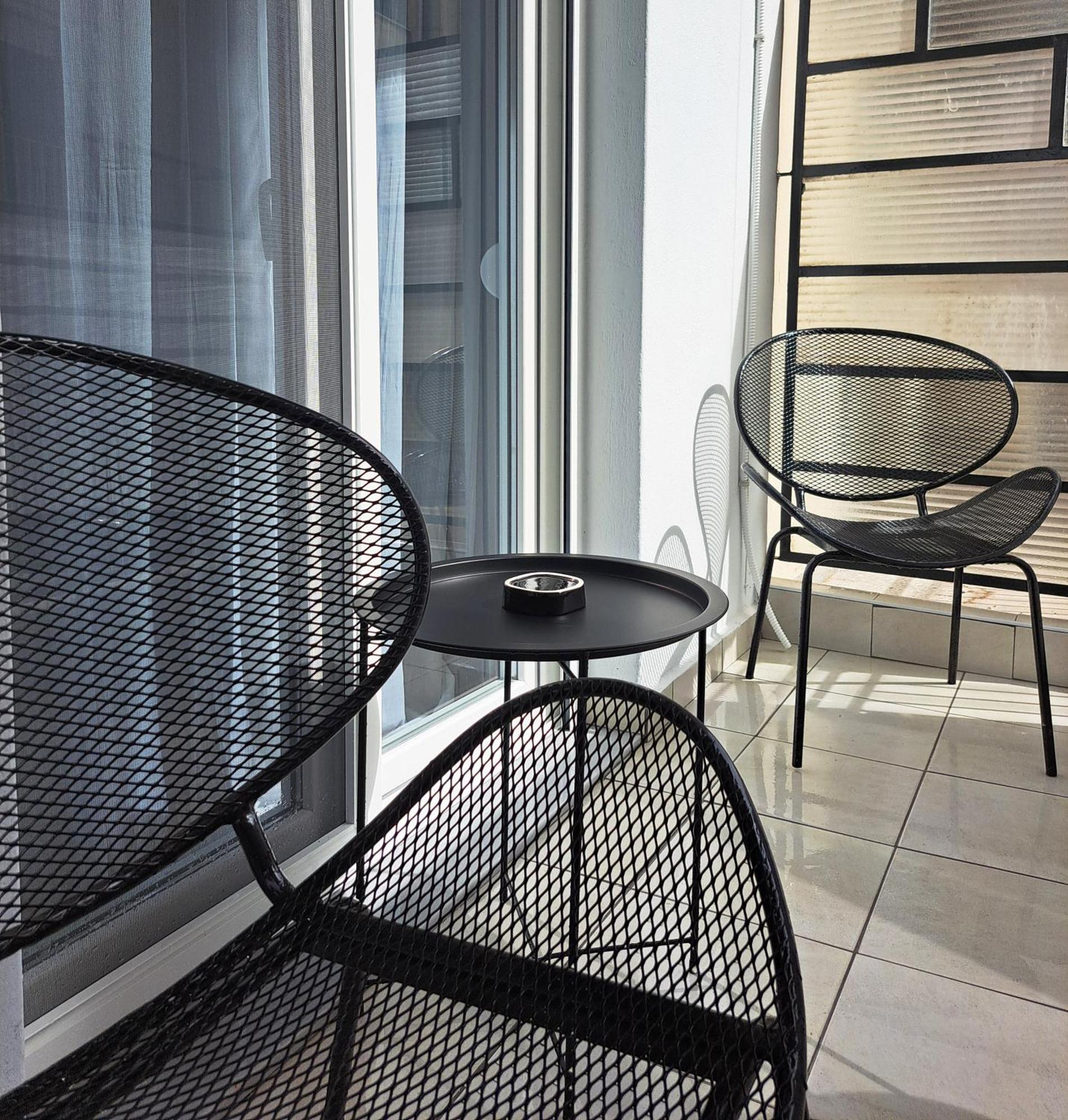 Stylish City Center Apartment Széresz Kültér fotó