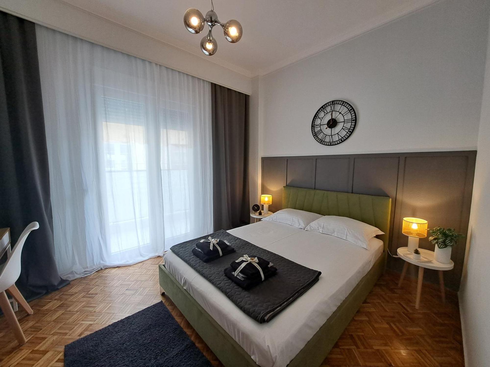 Stylish City Center Apartment Széresz Kültér fotó